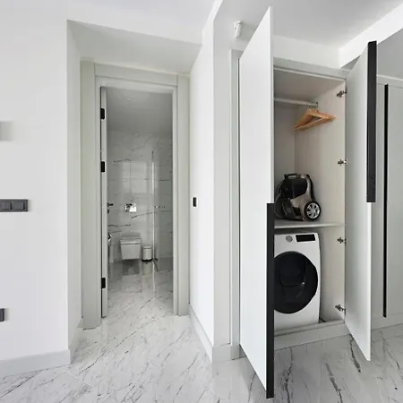 Beautiful Modern 1bd Views W Poolgym! #223 Isztambul