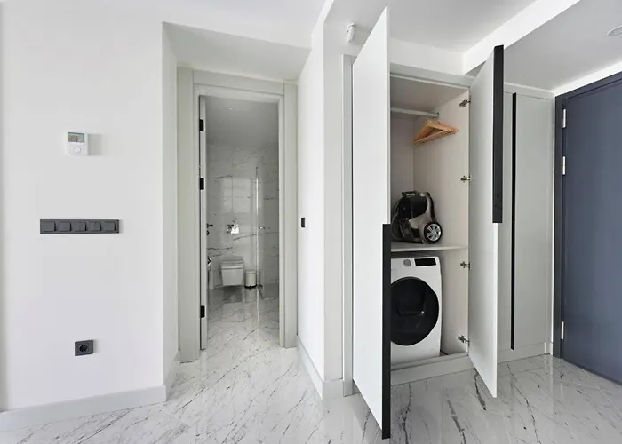 Holiday home Beautiful Modern 1bd Views W Poolgym! #223