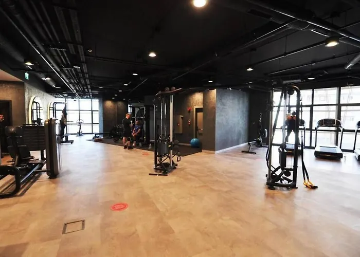 Beautiful Modern 1bd Views W Poolgym! #223 *