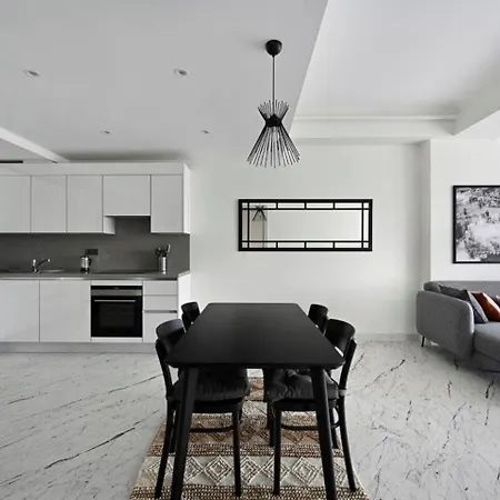 Beautiful Modern 1bd Views W Poolgym! #223 度假居 *
